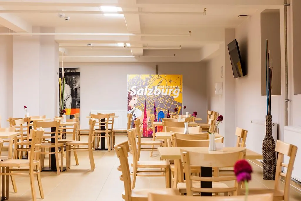 Хостел A&O Salzburg Hauptbahnhof
